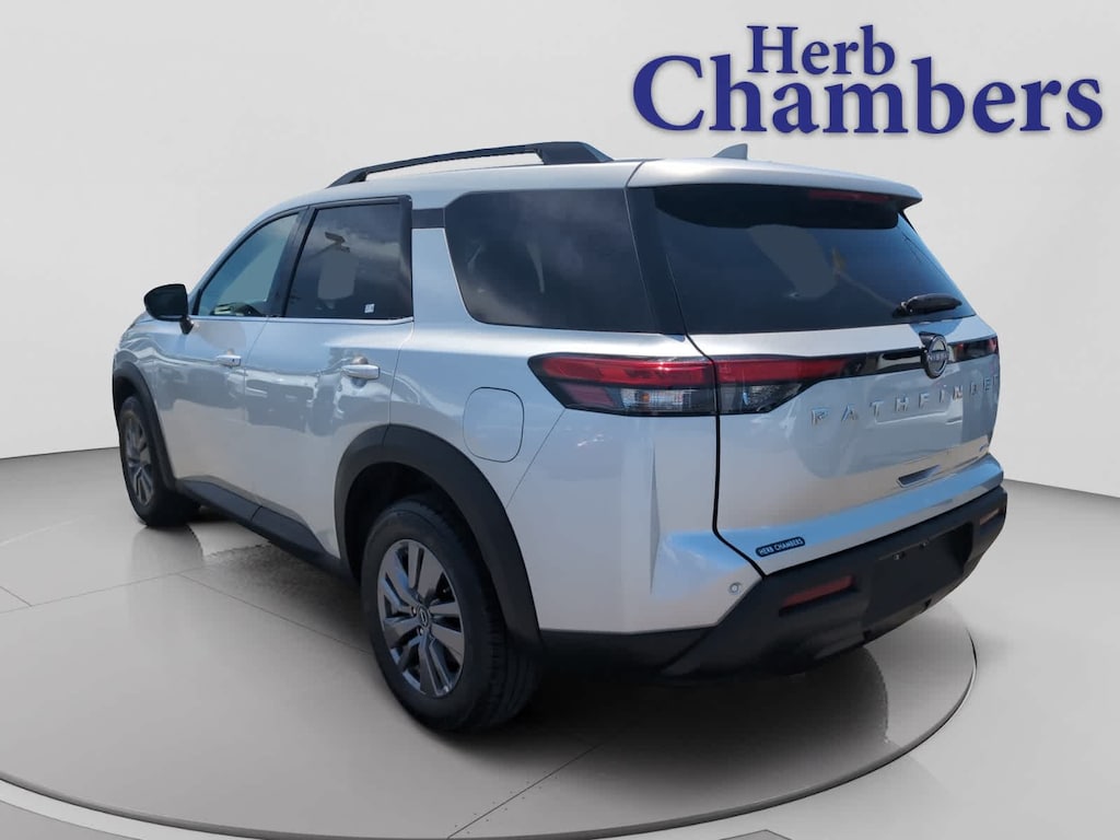 Used 2025 Nissan Pathfinder SV SUV