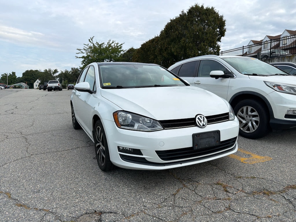 Used 2016 Volkswagen Golf TSI S 4D Automatic Hatchback