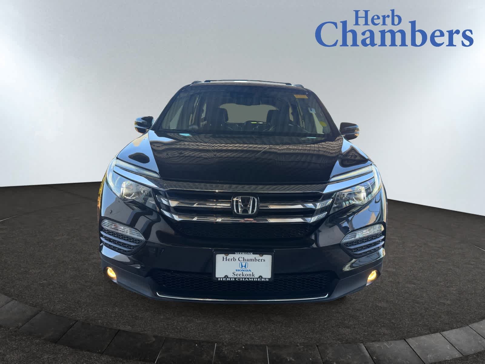 2016 Honda Pilot Elite photo 2