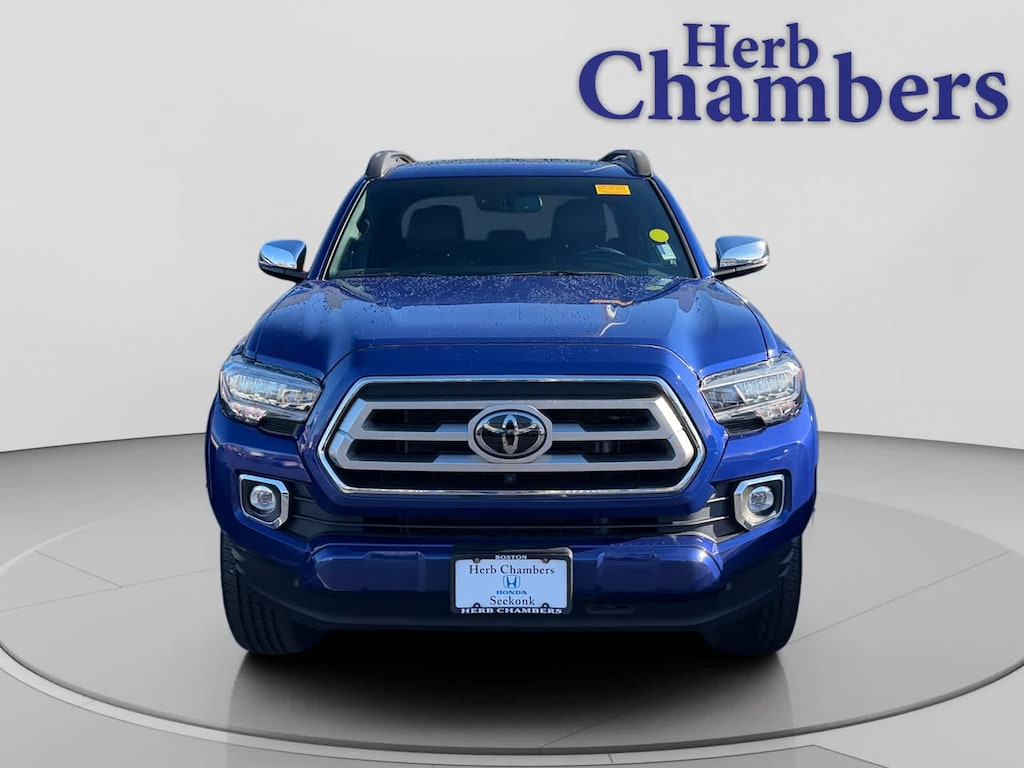 2022 Toyota Tacoma Limited V6 photo 2