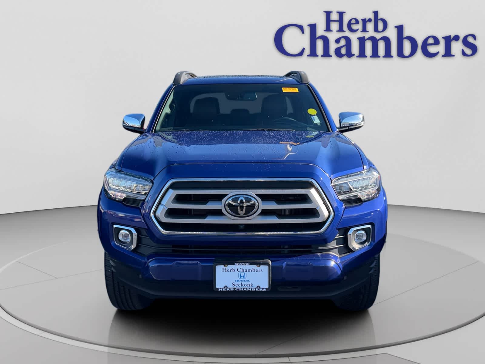 2022 Toyota Tacoma Limited V6 photo 2