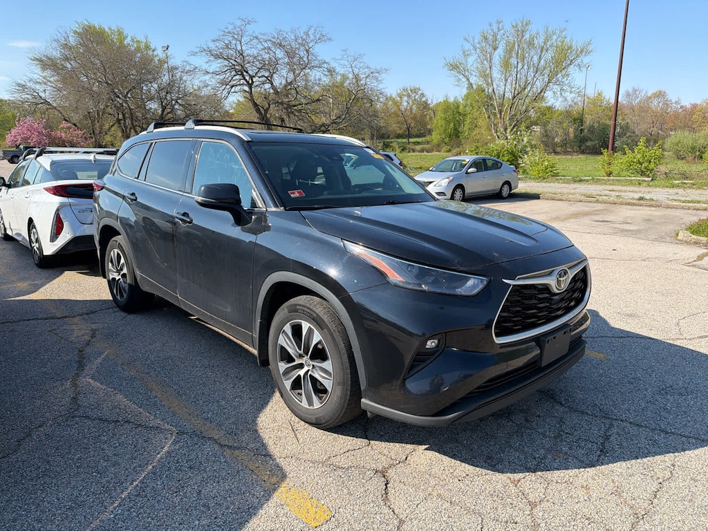 Used 2022 Toyota Highlander XLE SUV