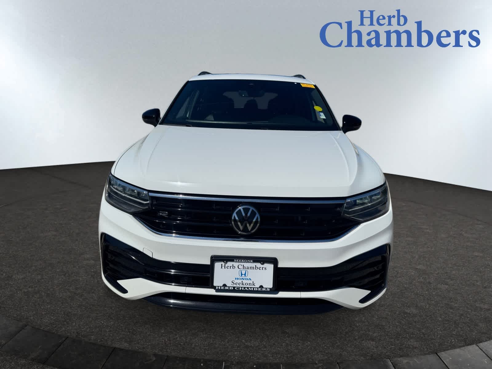 2022 Volkswagen Tiguan SE R-Line Black photo 2