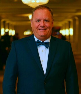 Staff member Scott Birtles from ID_57c03b867f42