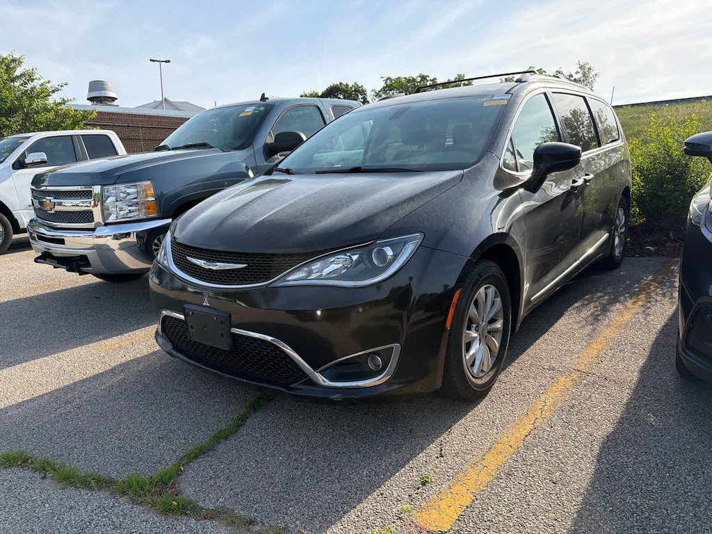 Used 2018 Chrysler Pacifica Touring L Van
