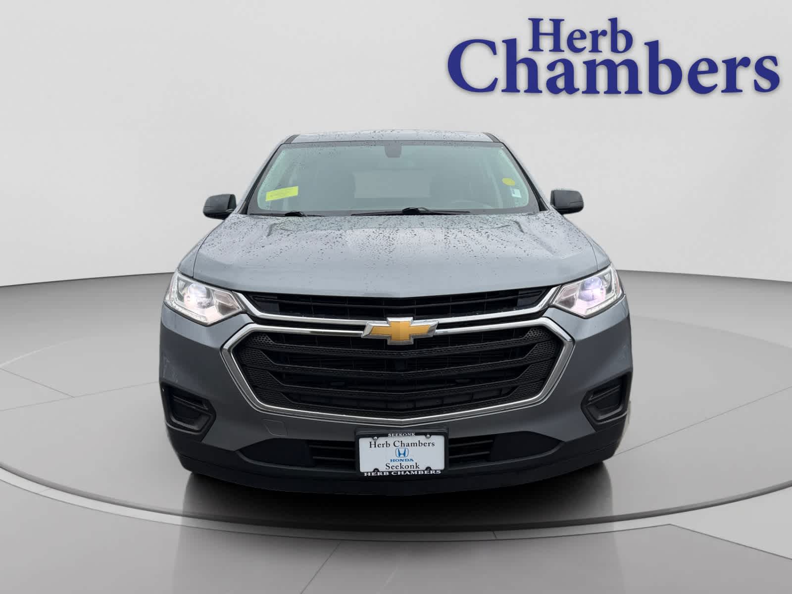 Used 2018 Chevrolet Traverse LS with VIN 1GNEVFKWXJJ121598 for sale in Seekonk, MA