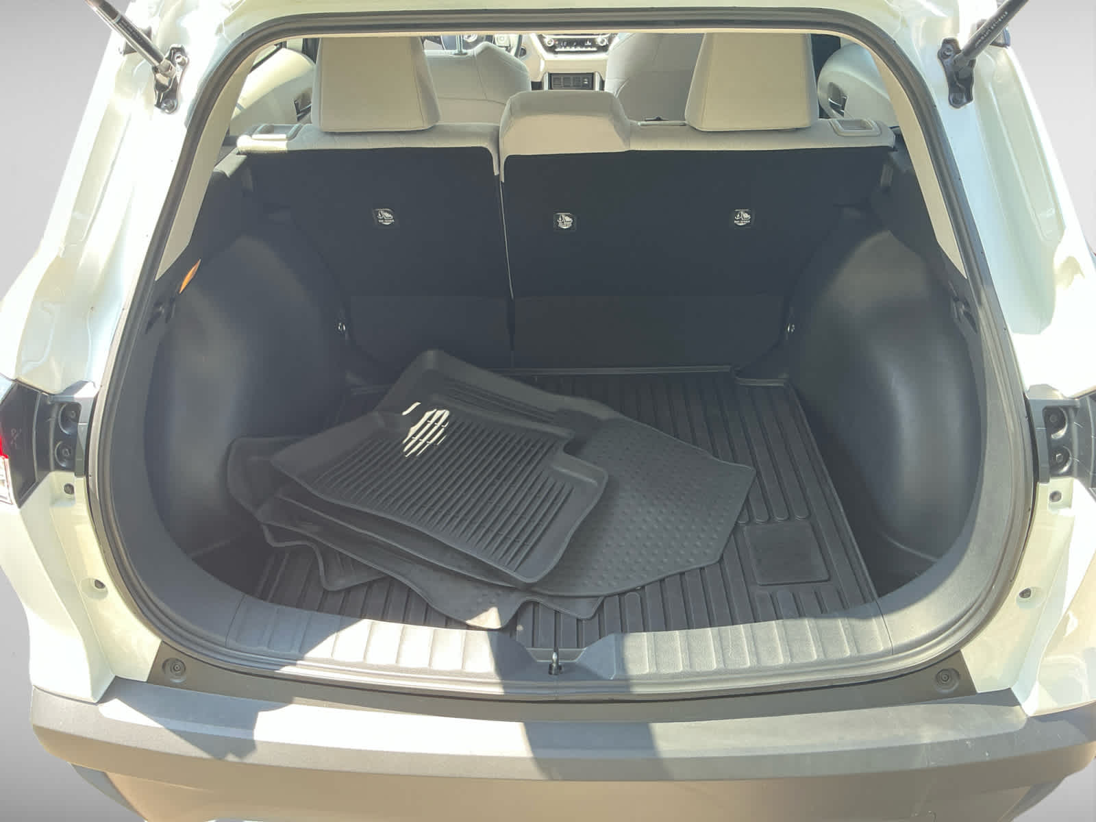 2022 Toyota Corolla Cross LE photo 4