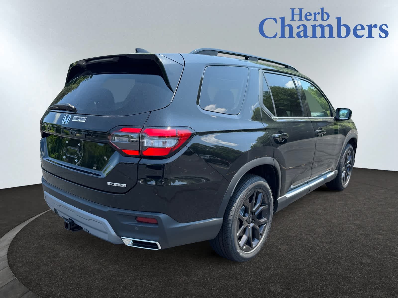 2025 Honda Pilot Touring photo 3