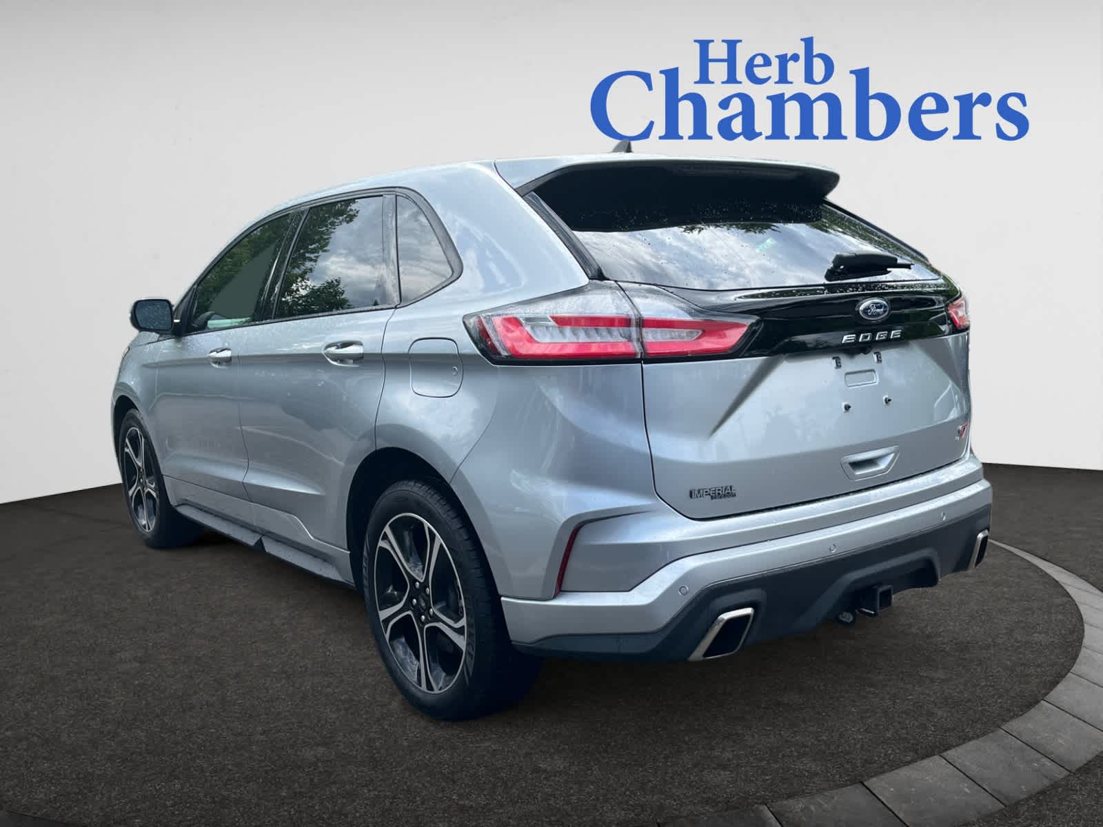 2021 Ford Edge ST photo 2