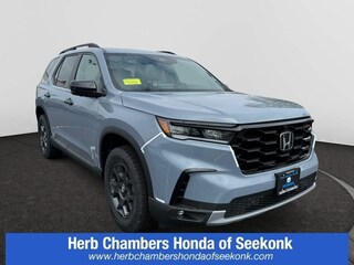 New 2025 Honda Pilot TrailSport SUV near Boston