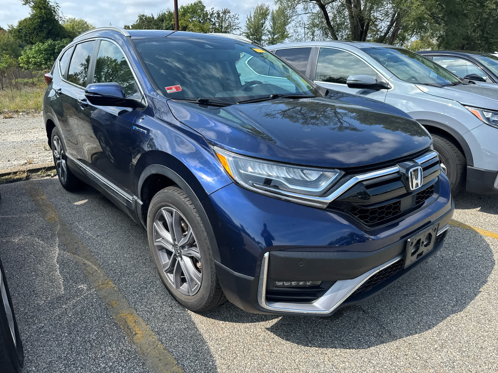 2022 Honda CR-V Hybrid Touring photo 2