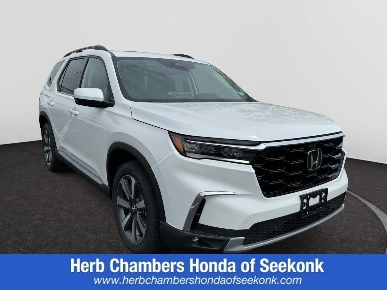2025 Honda Pilot Touring's photo