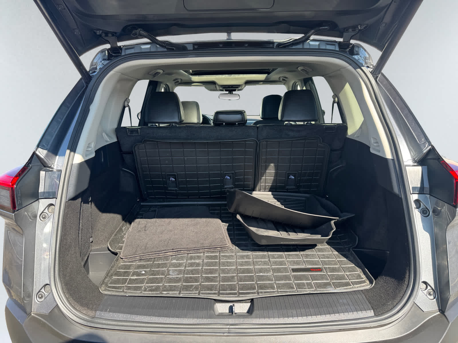 2023 Nissan Rogue SV photo 3