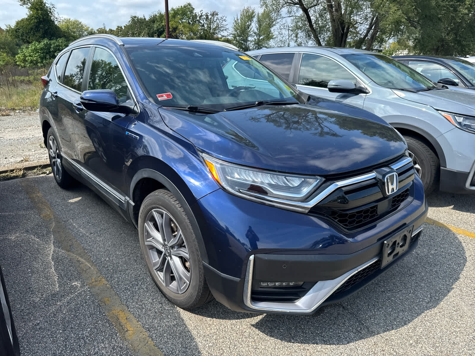 2022 Honda CR-V Hybrid Touring photo 3
