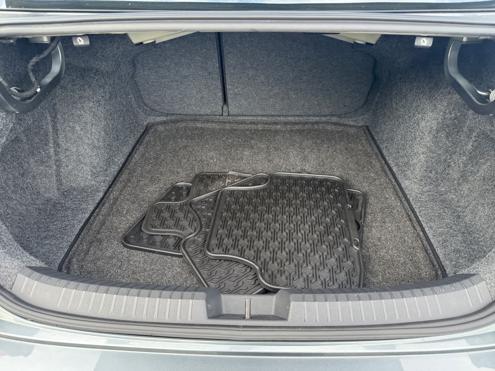 2023 Volkswagen Jetta 1.5T S photo 3