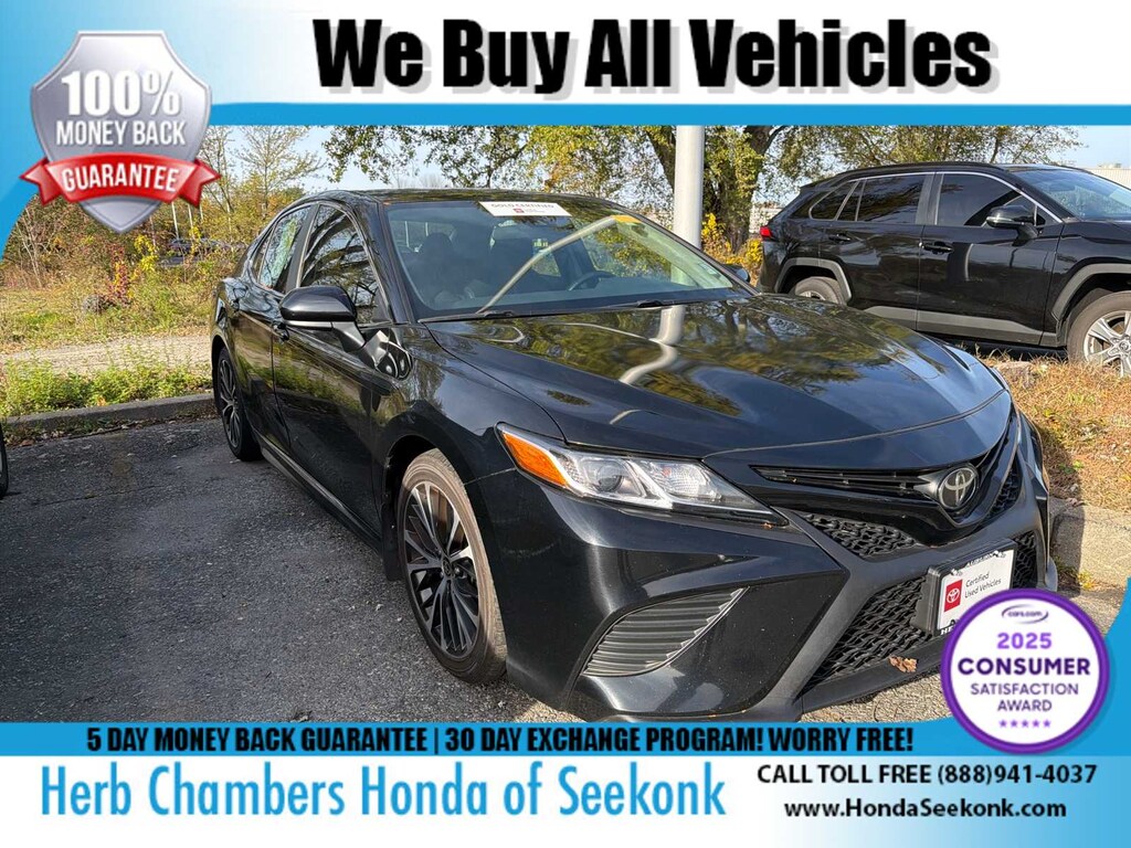 Used 2020 Toyota Camry SE Sedan