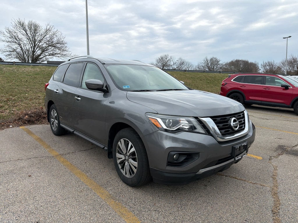 Used 2019 Nissan Pathfinder SV SUV