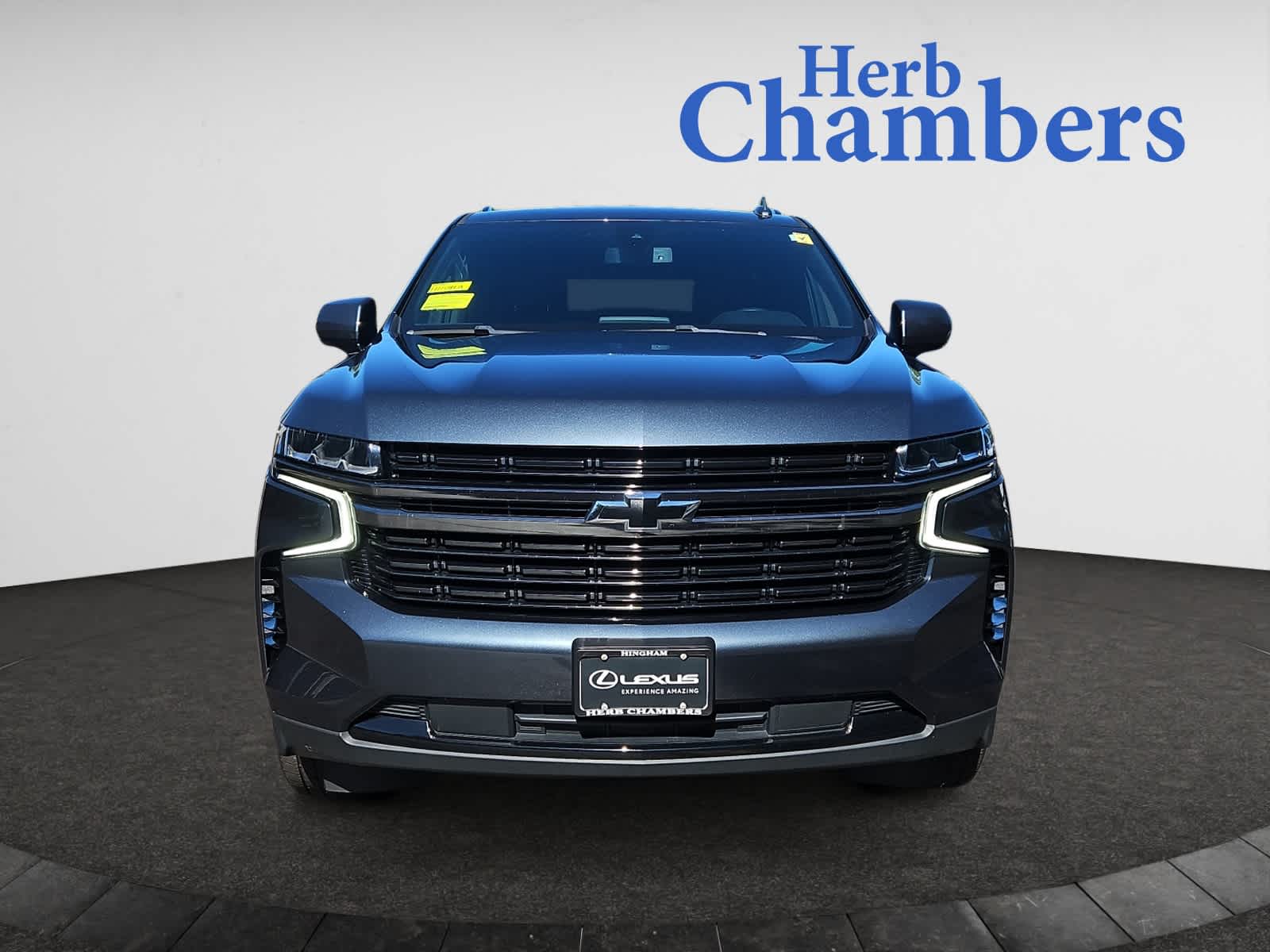 2021 Chevrolet Suburban RST photo 2