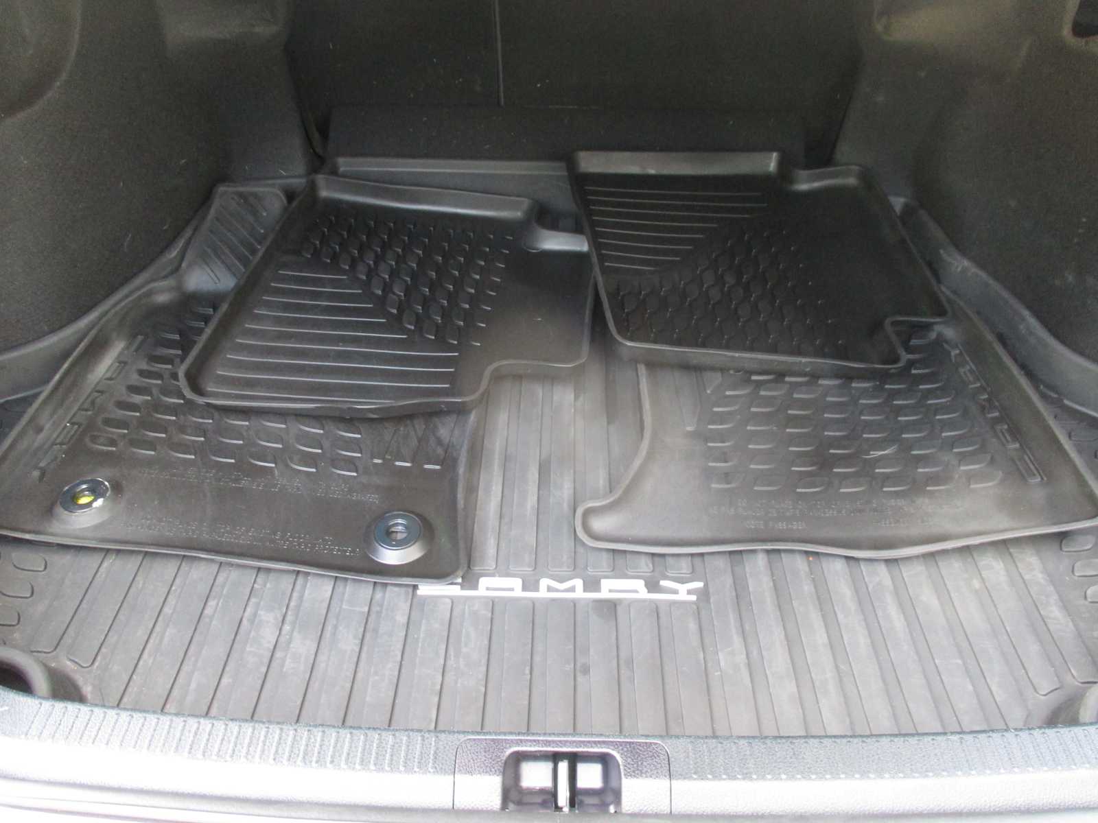 2023 Toyota Camry SE photo 3