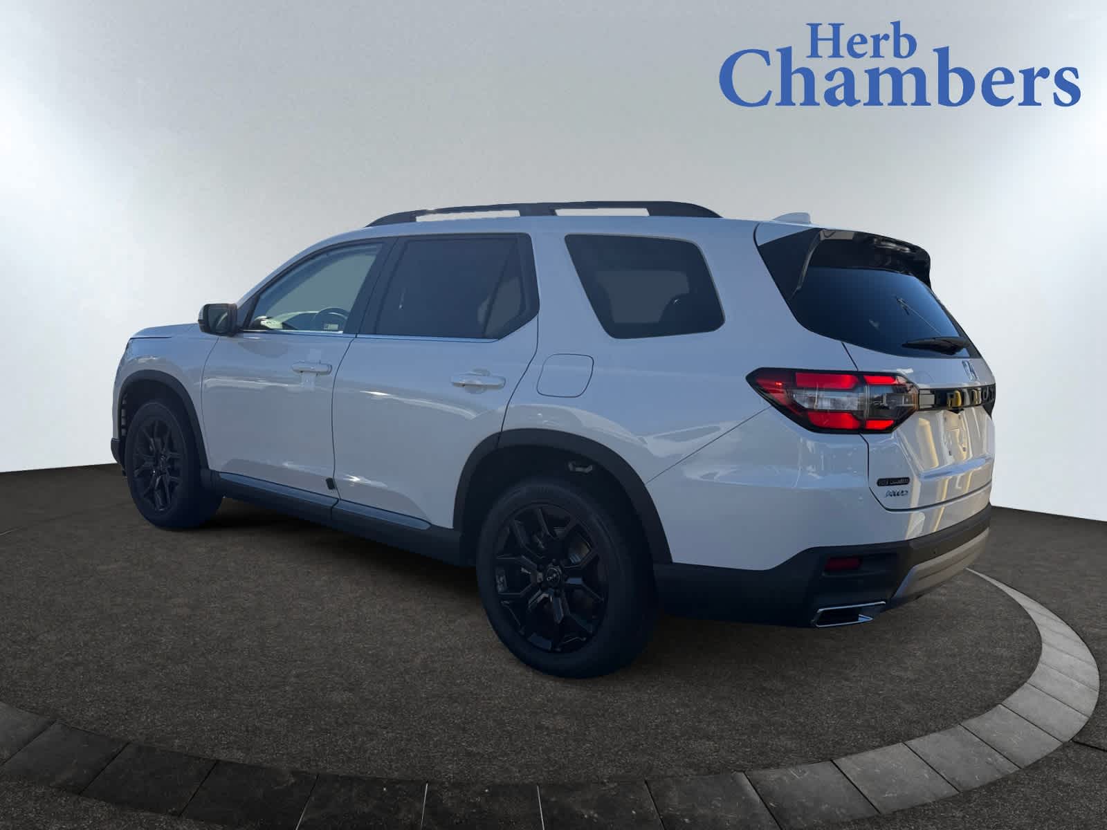 2025 Honda Pilot Touring photo 3