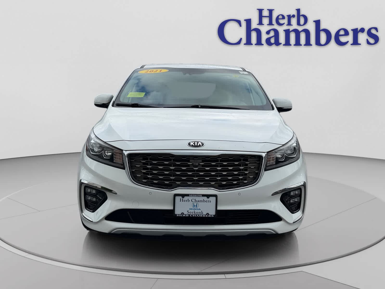 Used 2021 Kia Sedona SX with VIN KNDMC5C12M6671179 for sale in Seekonk, MA