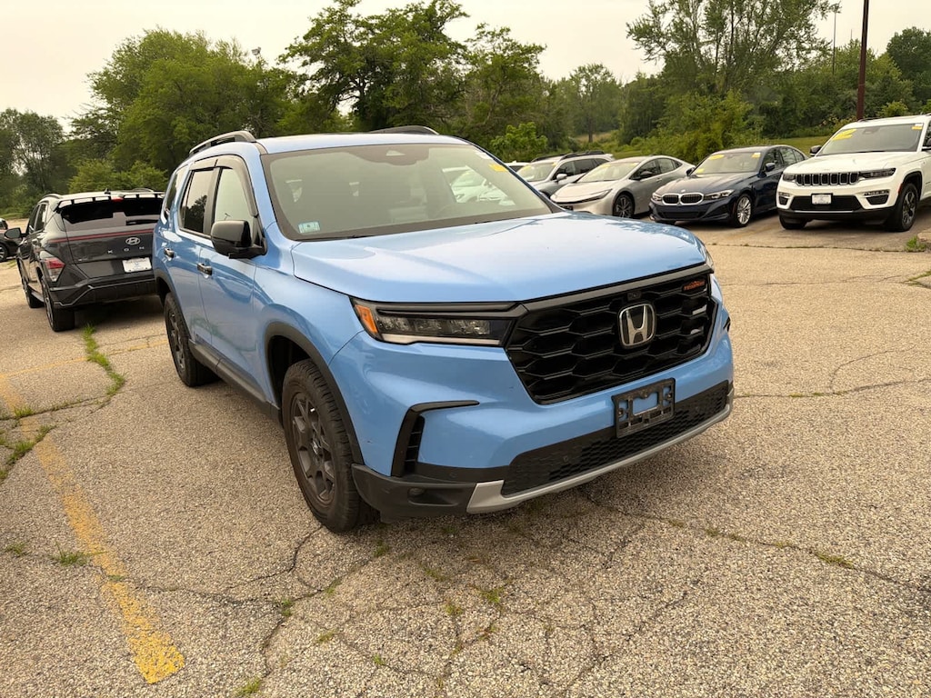 Used 2025 Honda Pilot TrailSport SUV