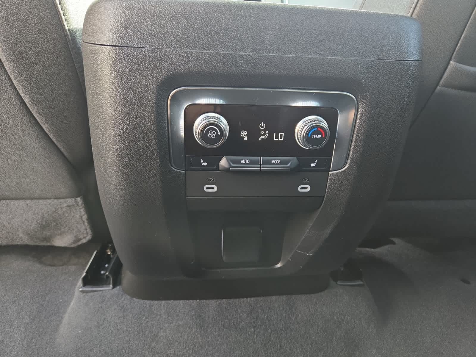 2023 GMC Yukon AT4 - Photo 46