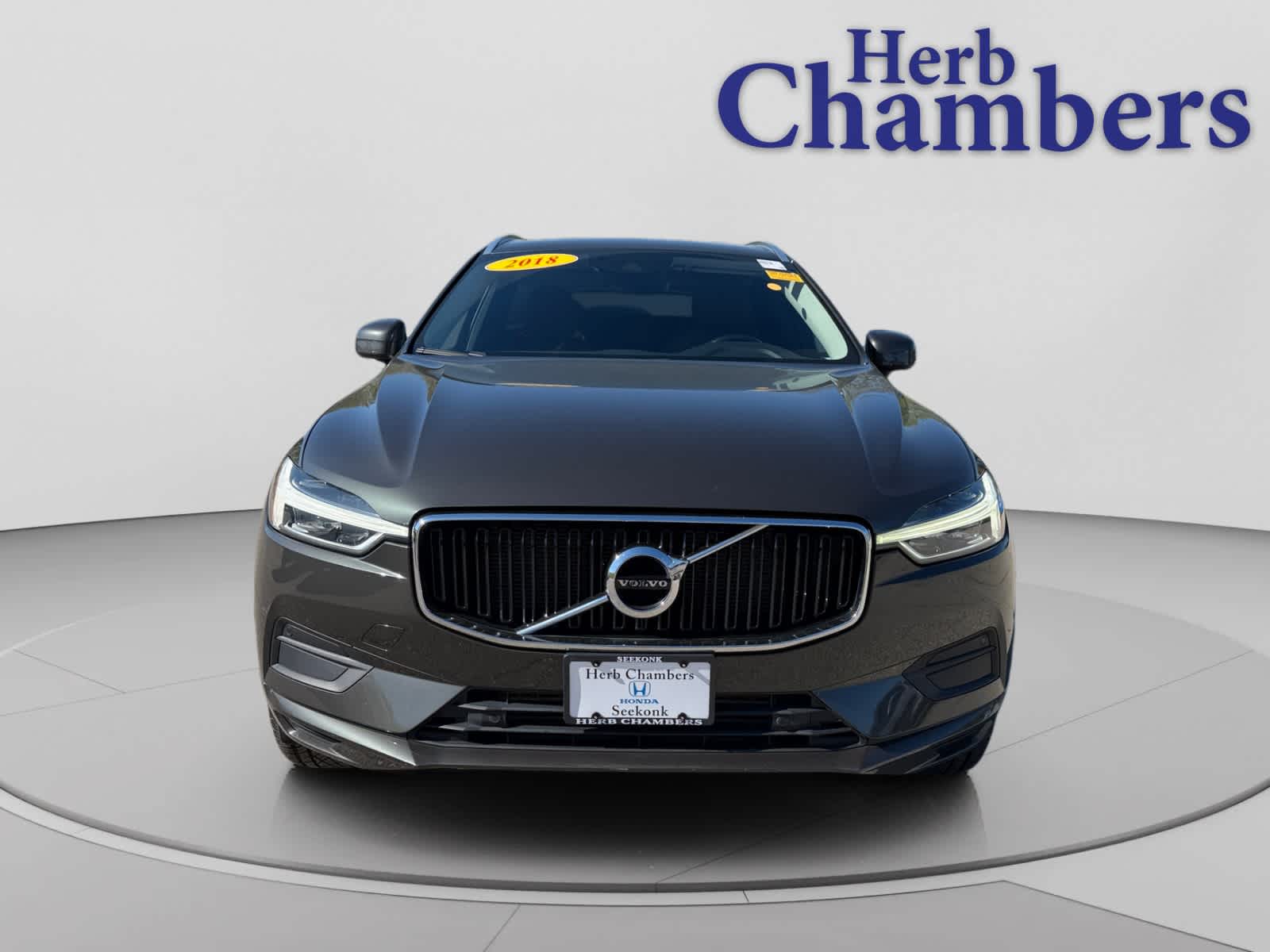Used 2018 Volvo XC60 Momentum with VIN YV4102RK5J1064936 for sale in Seekonk, MA