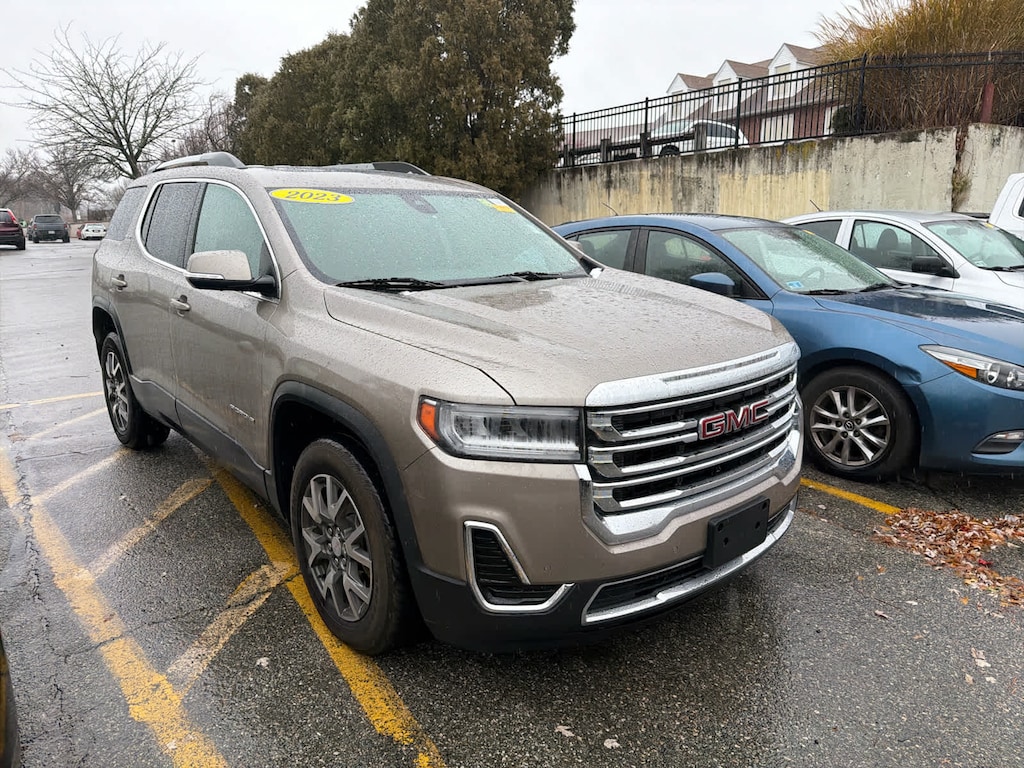 Used 2023 GMC Acadia SLE SUV