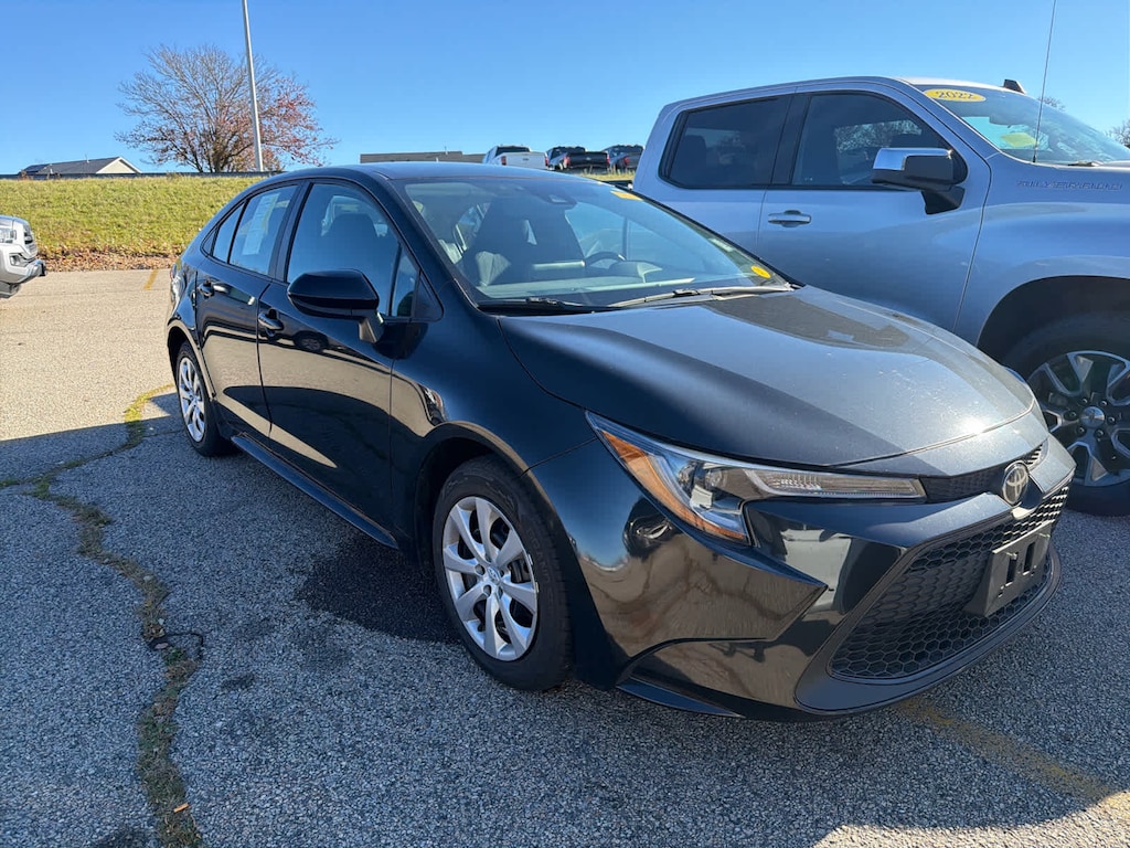Used 2022 Toyota Corolla LE Sedan