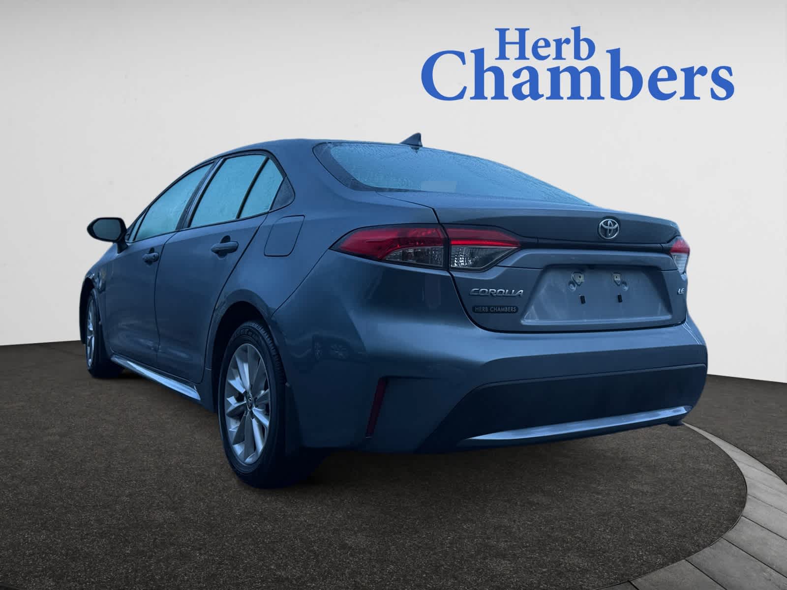 2022 Toyota Corolla LE photo 3