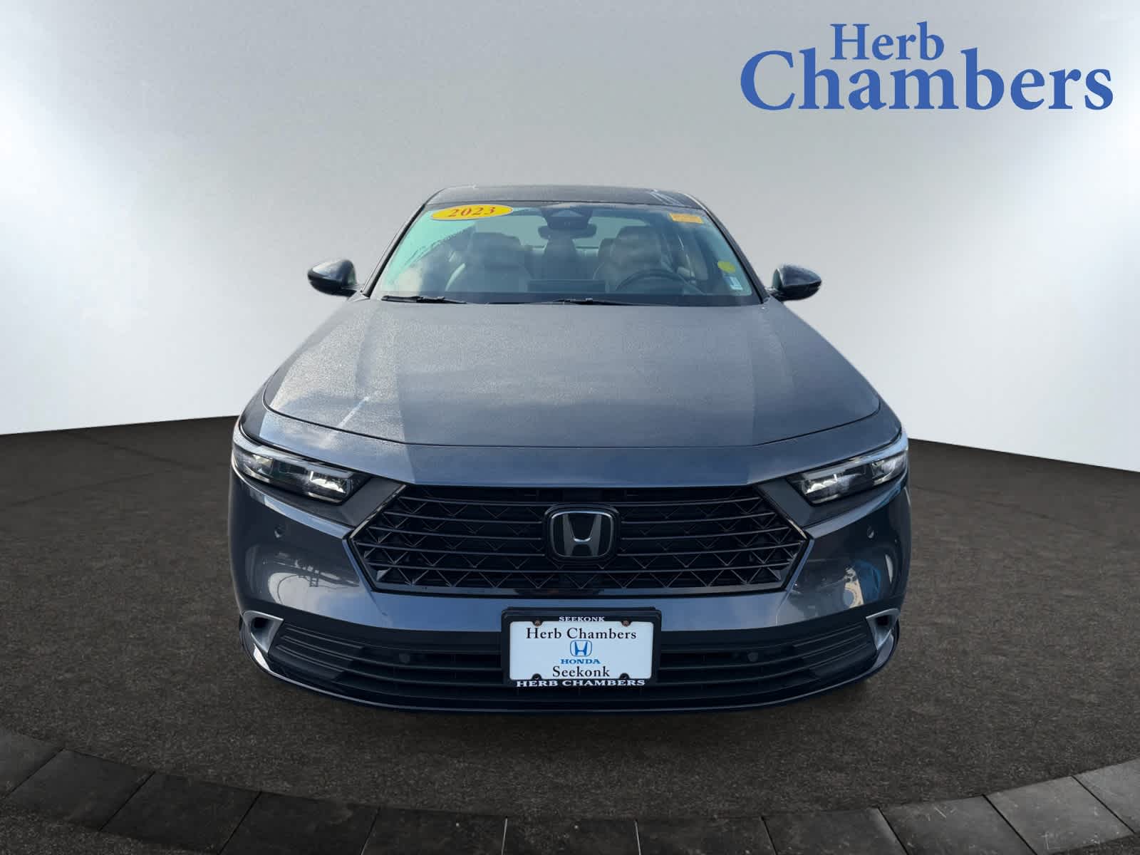 2023 Honda Accord Hybrid Touring photo 2