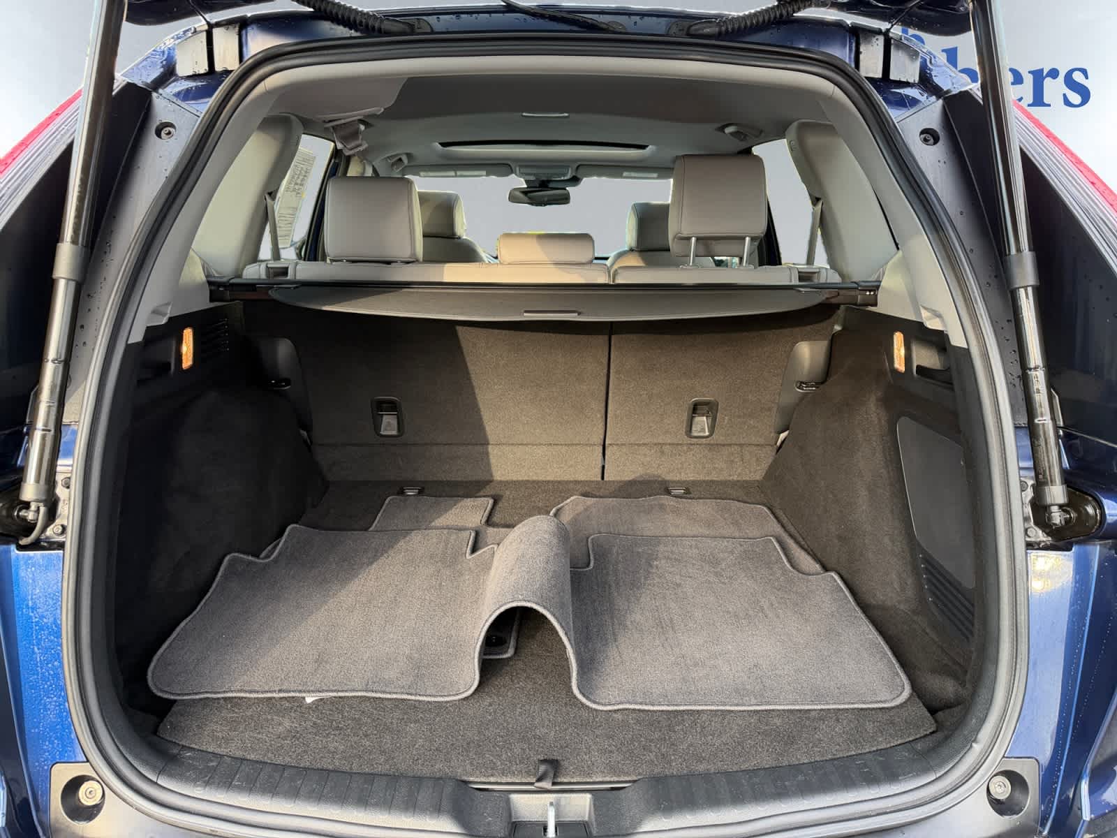 2022 Honda CR-V Hybrid Touring photo 3