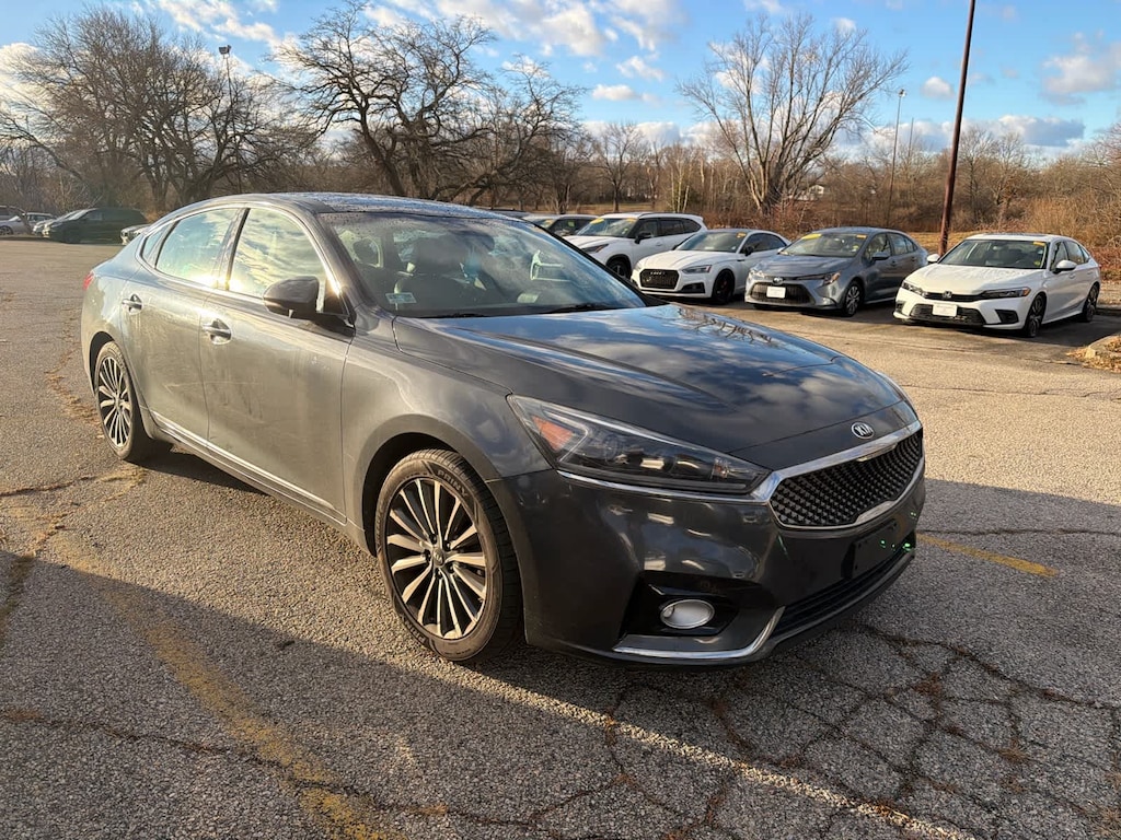 Used 2018 Kia Cadenza Premium Sedan