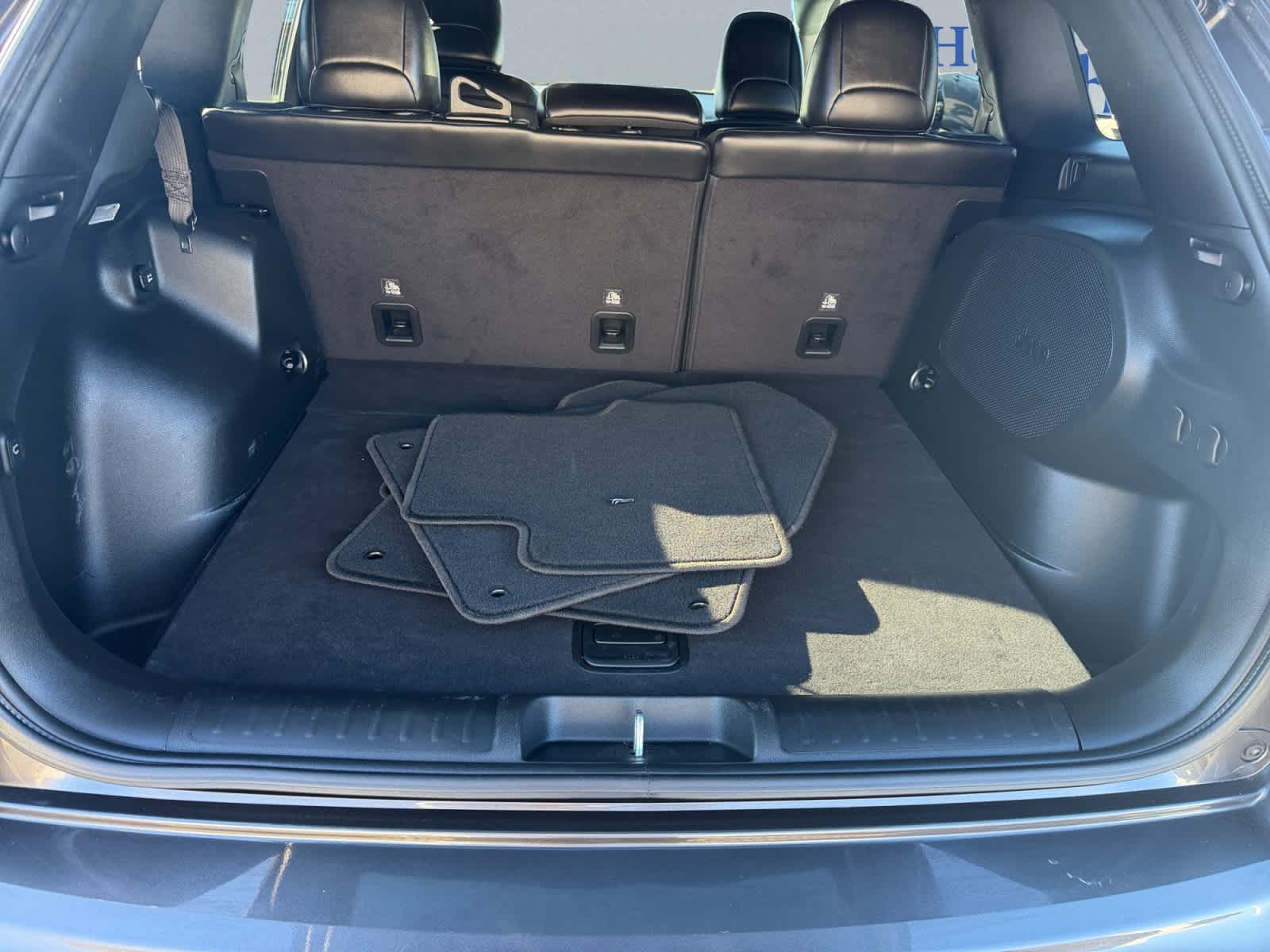 2020 Jeep Cherokee Limited photo 2