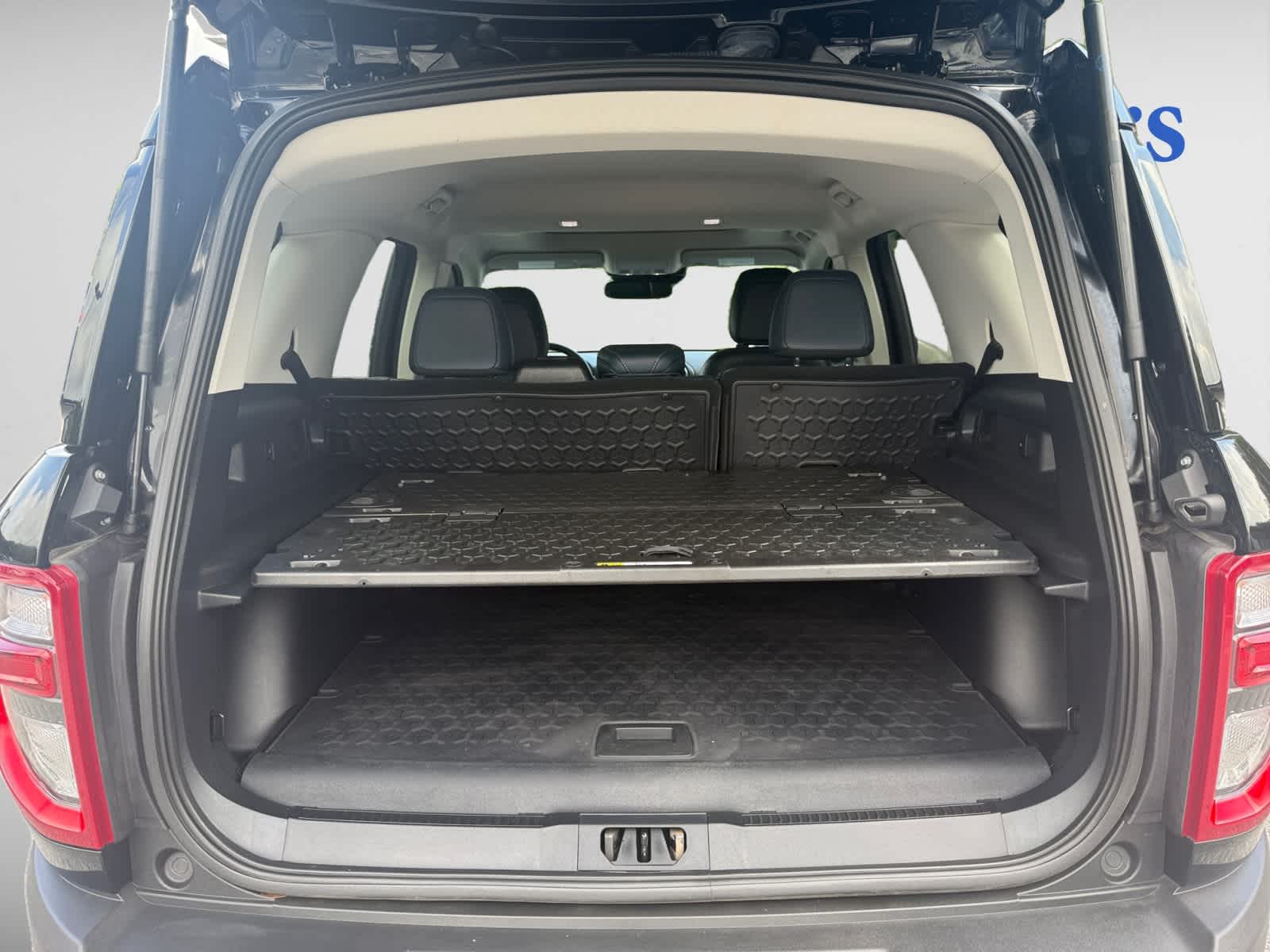 2023 Ford Bronco Sport Outer Banks photo 2