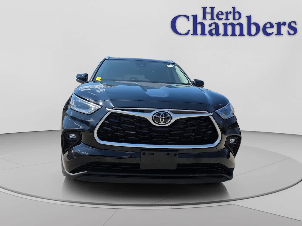 Used 2021 Toyota Highlander XLE SUV