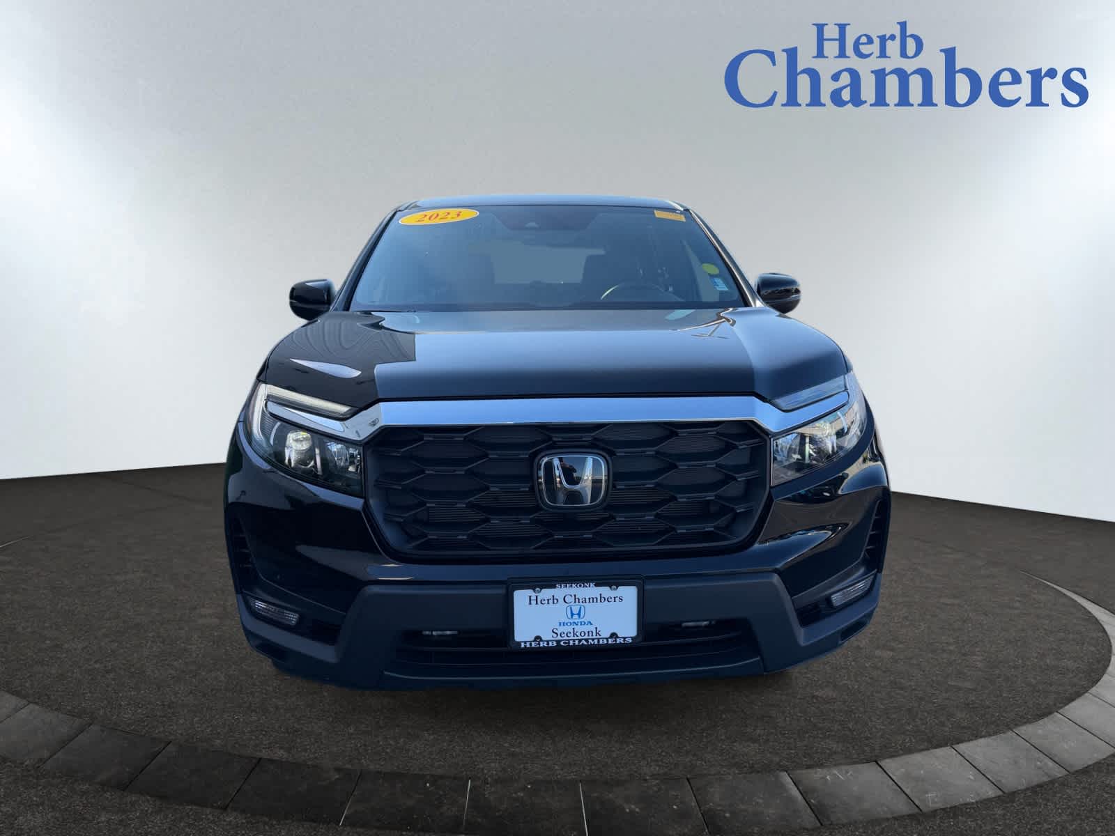 2023 Honda Passport EX-L photo 2