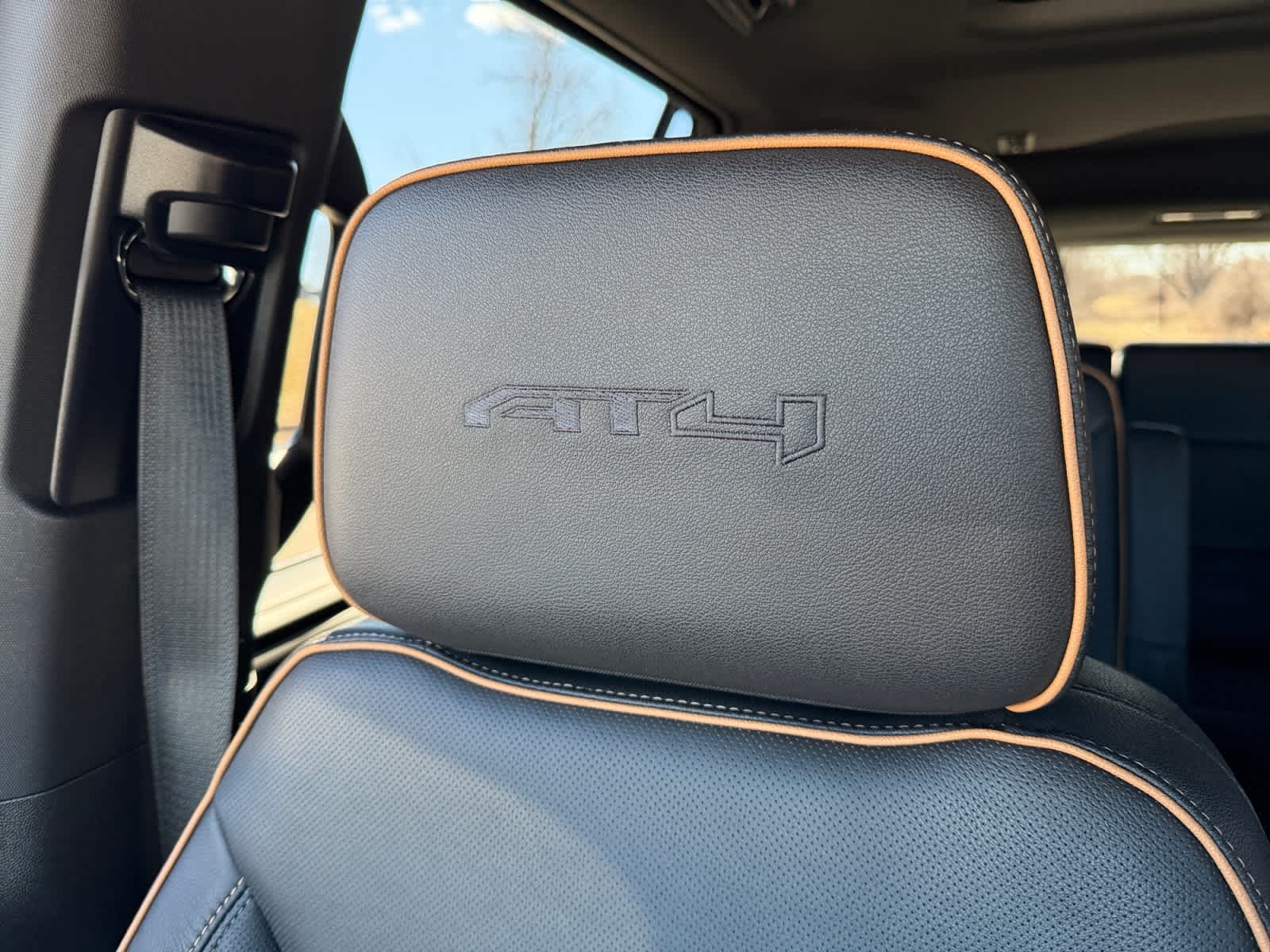 2023 GMC Yukon AT4 - Photo 34