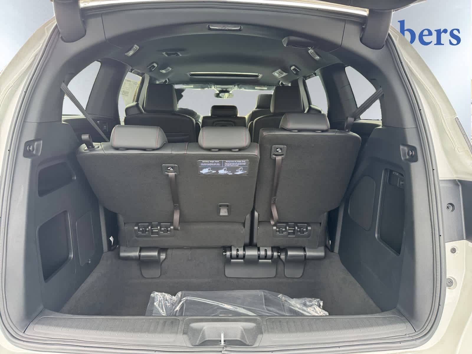 2026 Honda Odyssey photo 3