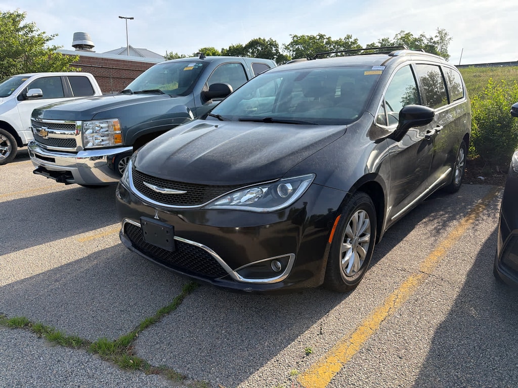 Used 2018 Chrysler Pacifica Touring L Van