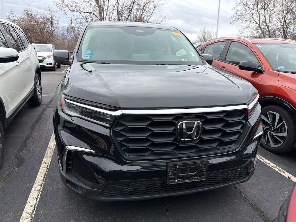 Used 2023 Honda Pilot LX SUV