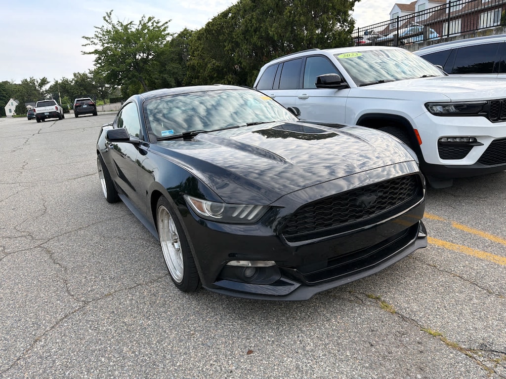 Used 2016 Ford Mustang V6 Coupe