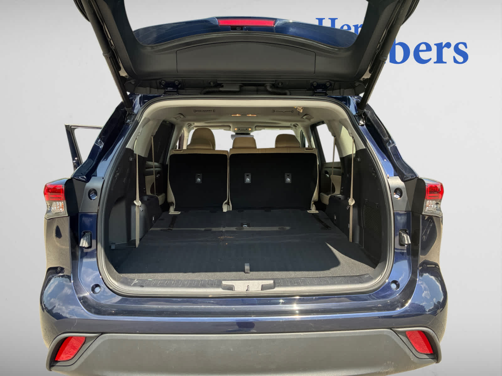 2022 Toyota Highlander XLE photo 4