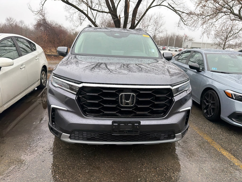 Used 2024 Honda Pilot Touring SUV