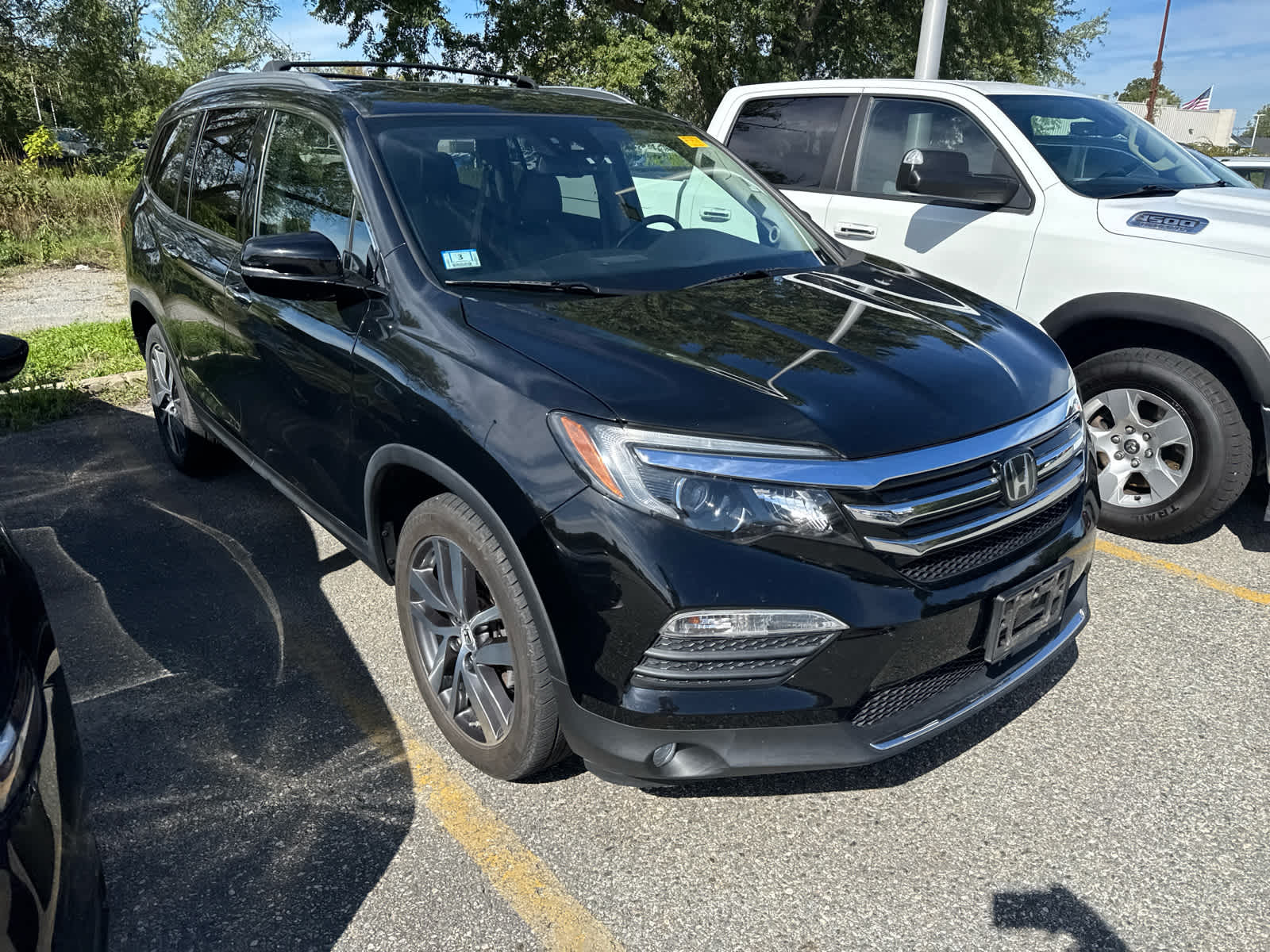 2016 Honda Pilot Elite photo 3