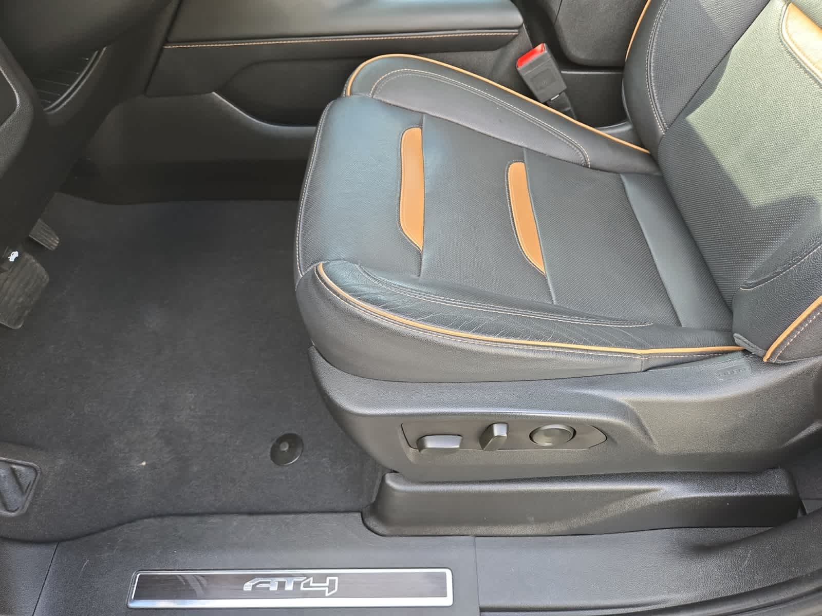 2023 GMC Yukon AT4 - Photo 44