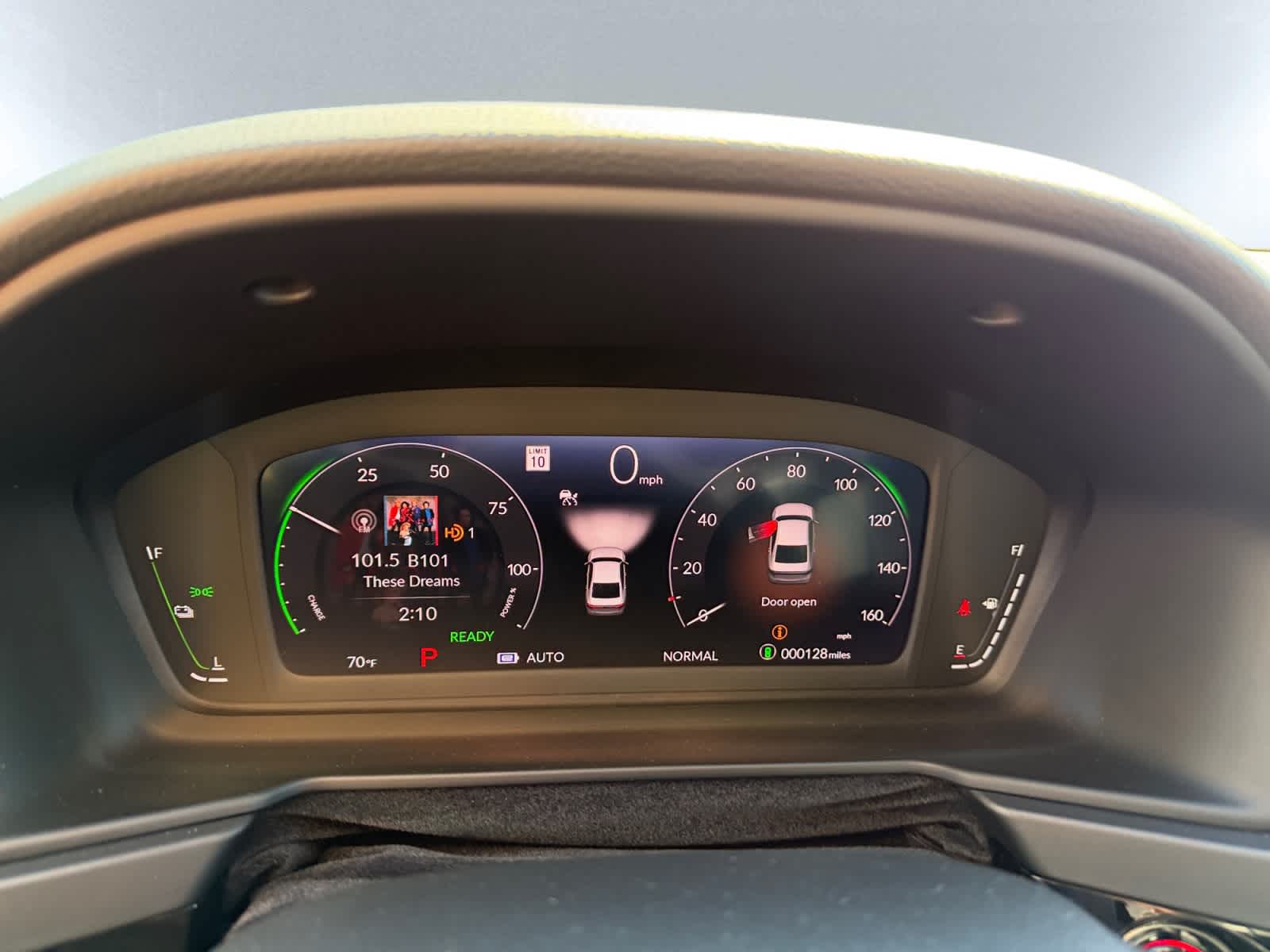 2025 Honda Accord Hybrid Touring photo 4