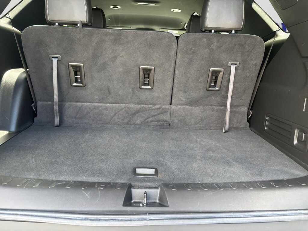 Used 2023 Chevrolet Traverse LT Leather SUV