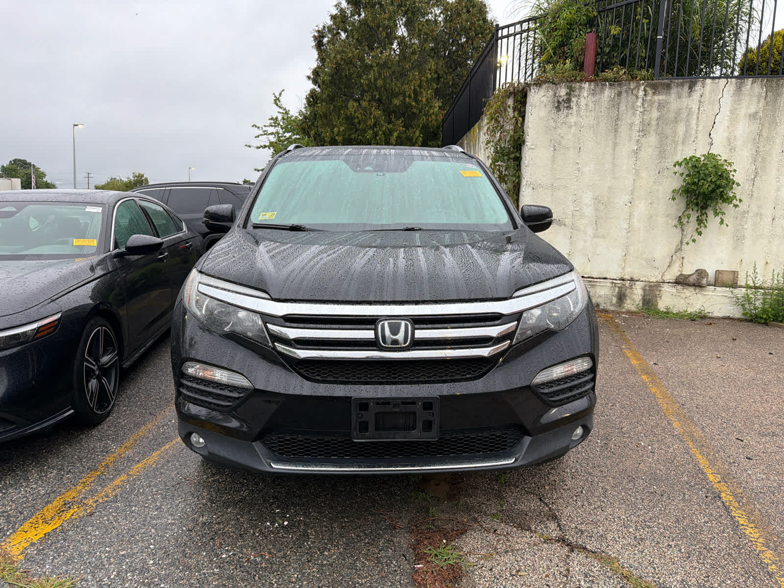 Used 2016 Honda Pilot Elite with VIN 5FNYF6H07GB125355 for sale in Seekonk, MA